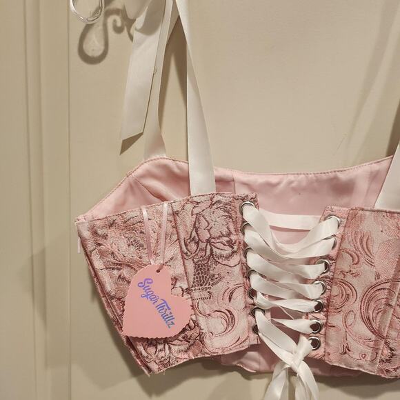 Sweet smitten embraces corset top - Picture 4 of 6